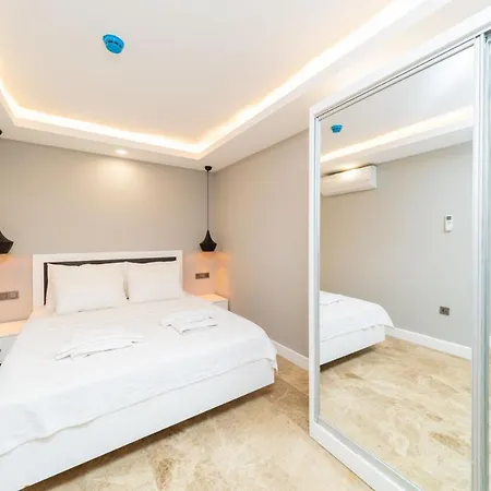 Flat With Jacuzzi And Sea View In Antalya Appartement